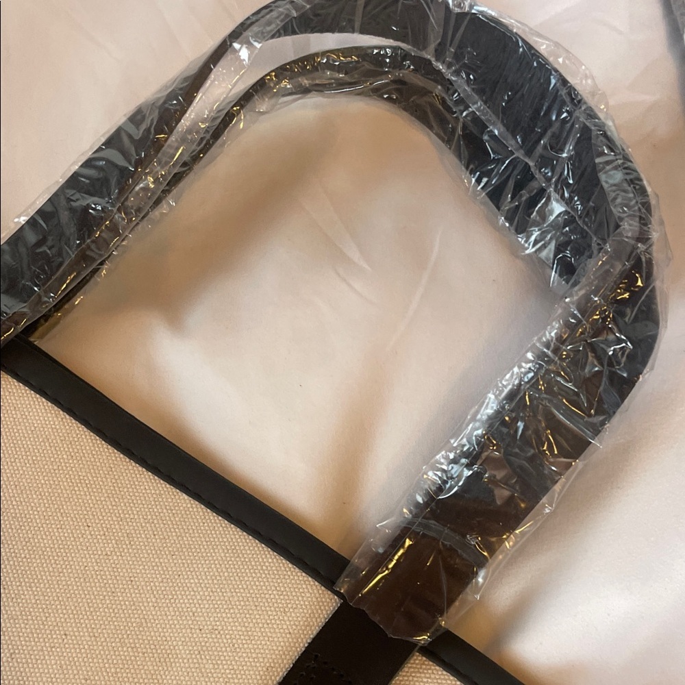 Stylish Tan Weekend Tote Bag - Picture 3 of 5